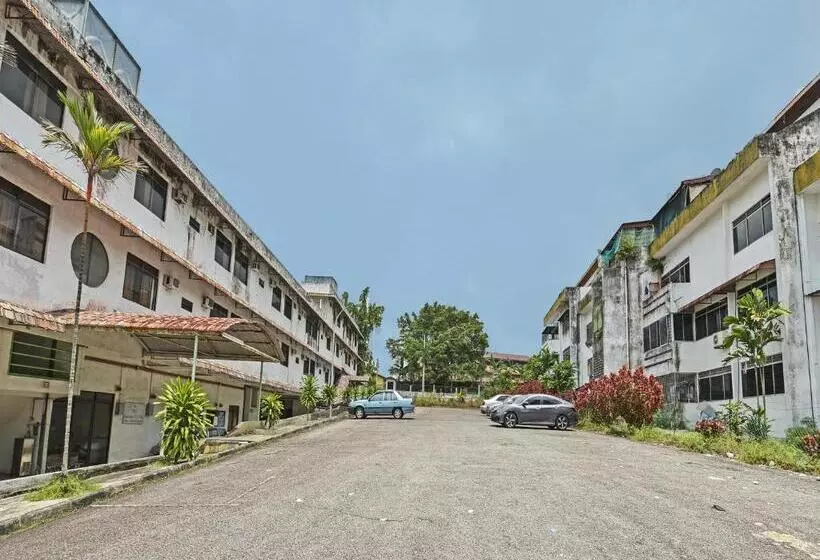 Hotelli Oyo 90599 Villa De Rose