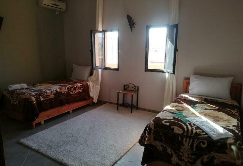 Отель Riad Ouinz
