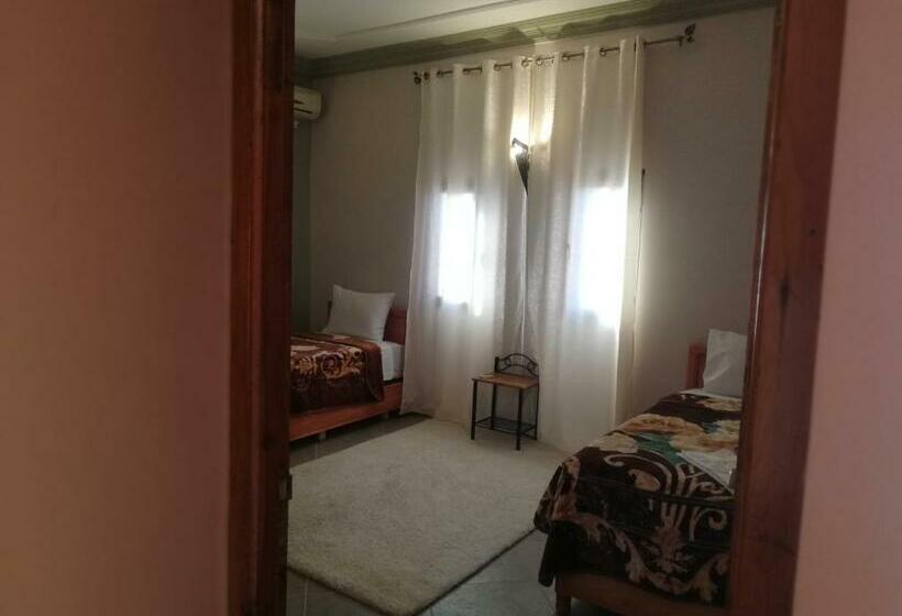 Отель Riad Ouinz