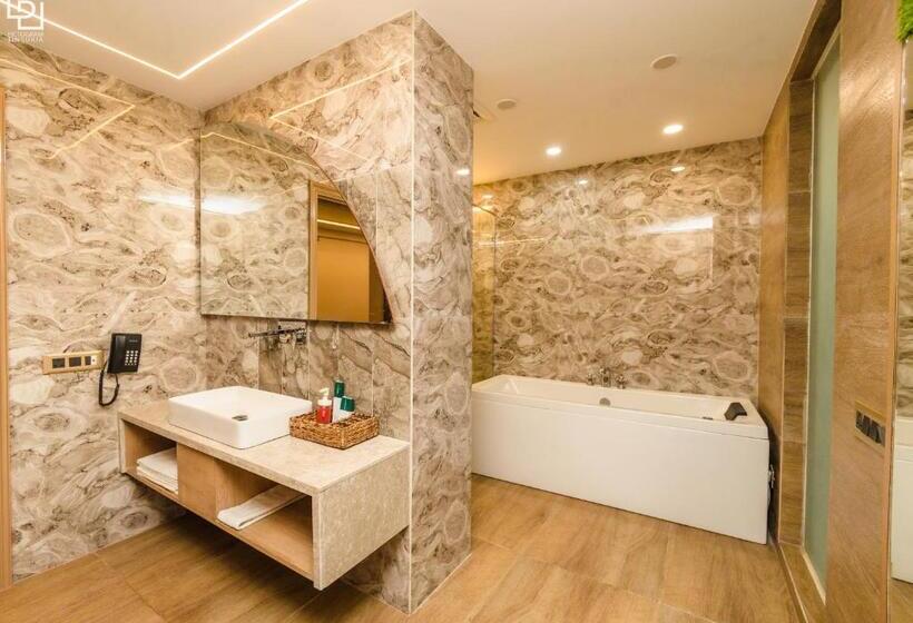 Hotel Mirana , Tinsukia