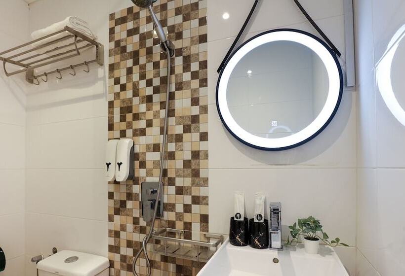 Trevor Hotel By I Housing