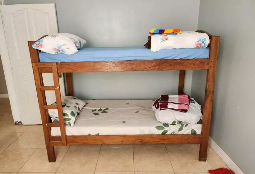 Max Crib