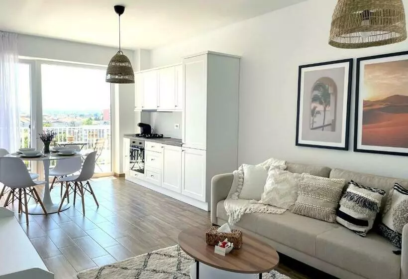 The Palm 1 Apartment   Family Friendly, Free Parking, Central, Self Check In