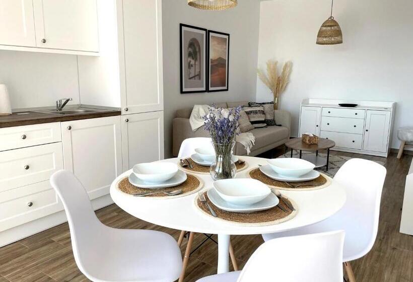 The Palm 1 Apartment Family Friendly, Free Parking, Central, Self Check In