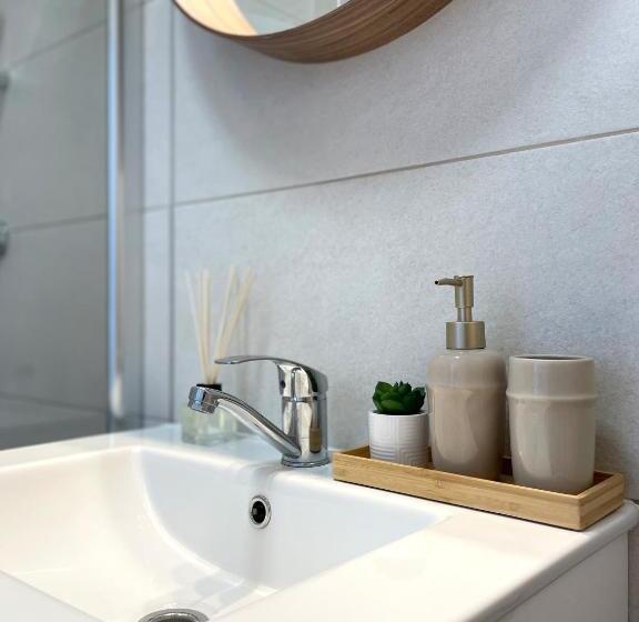 The Palm 1 Apartment Family Friendly, Free Parking, Central, Self Check In