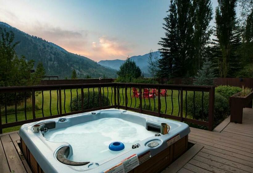Alpine Highmark By Kabino Hot Tub Fire Pit Fully Fenced Backyard Wifi