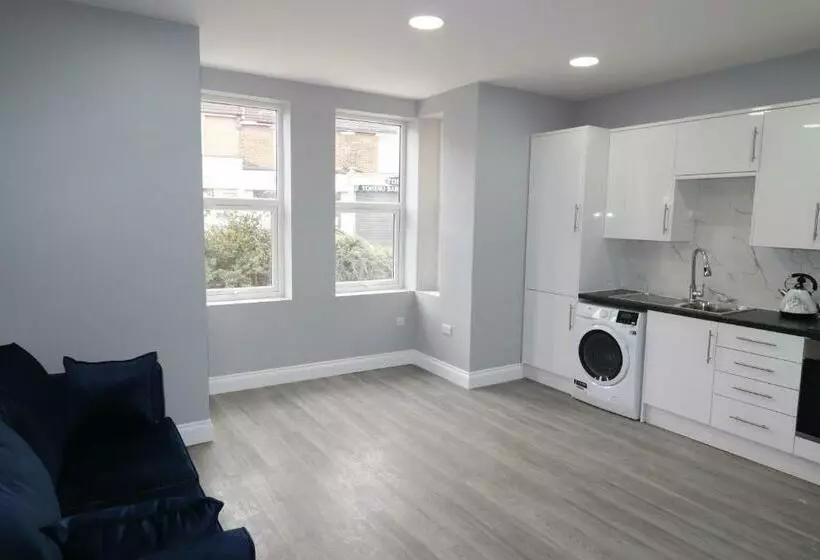 First Floor 1 Bed Flat   4
