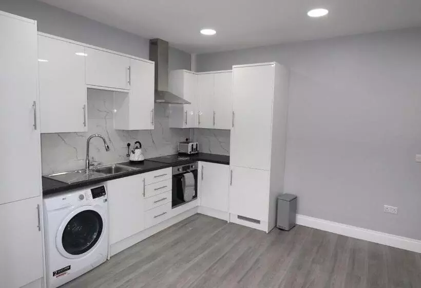 First Floor 1 Bed Flat   4