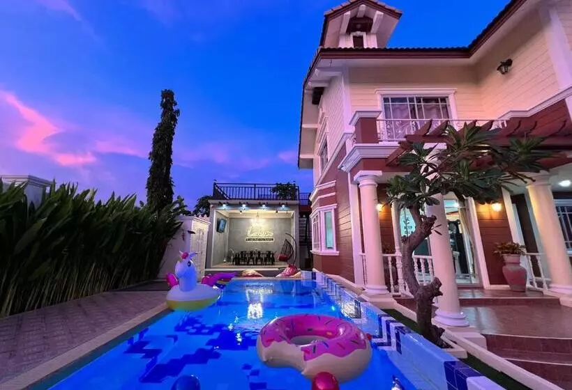 Landara Private Pool Villa Sattahip