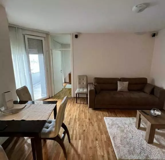 Sad Apartman