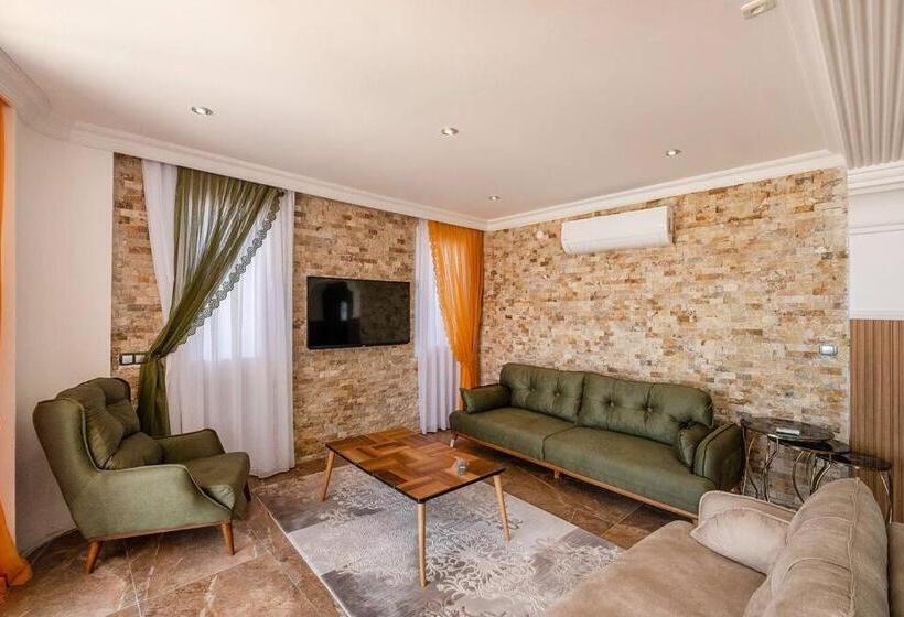 Sessiz Sakin Manzaralı Sauna Ve Jakuzili,müstakil Havuzlu Villa