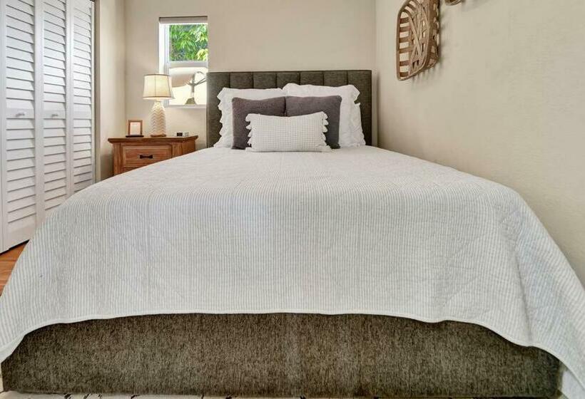 Stylish Luxury Home Near The Beach & Downtown