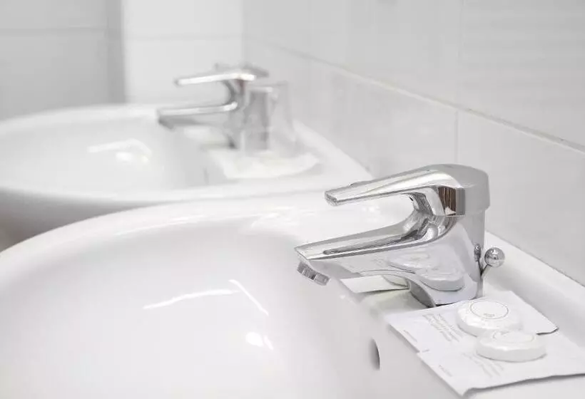 Hotel Adalbert Szent György Ház