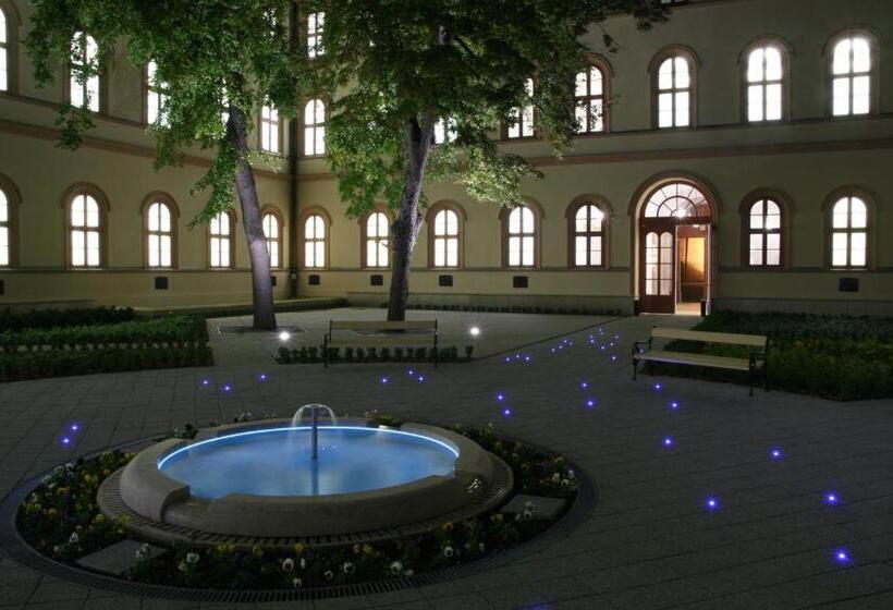 Отель Adalbert Szent György Ház