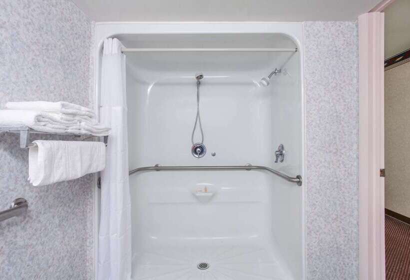 فندق Days Inn By Wyndham Saint Pauls