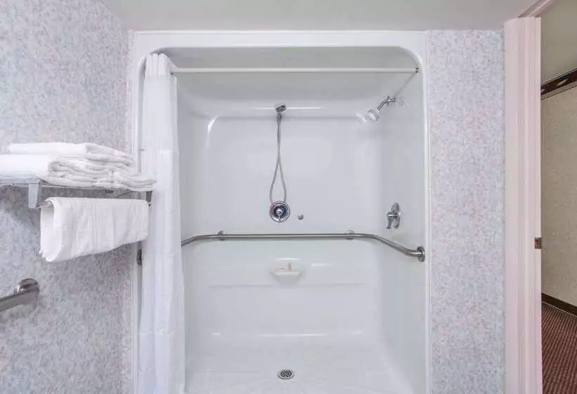 ホテル Days Inn By Wyndham Saint Pauls