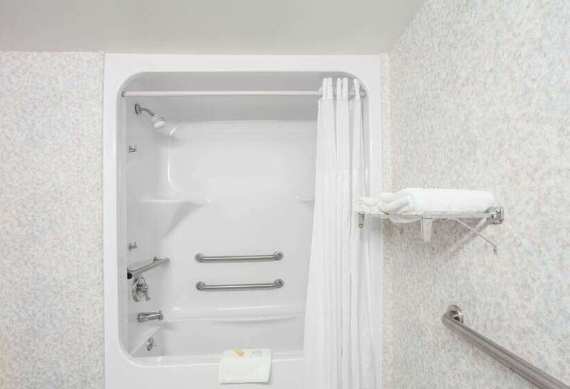 فندق Days Inn By Wyndham Saint Pauls