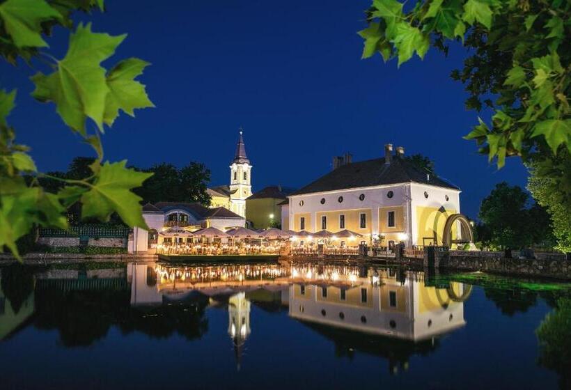 Отель Gabriella