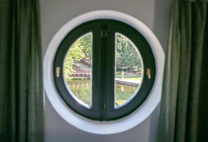 Отель Gabriella