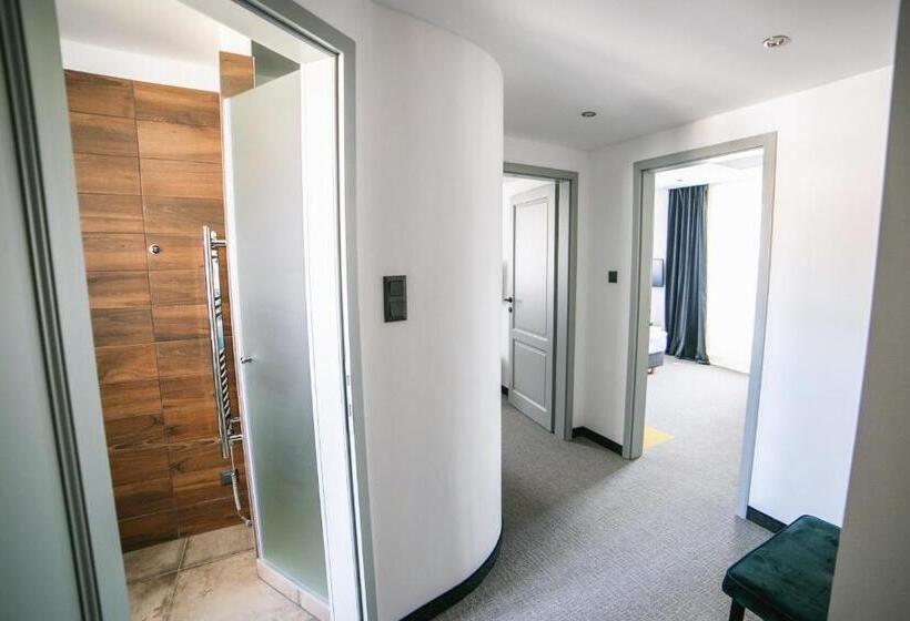 Отель Gabriella