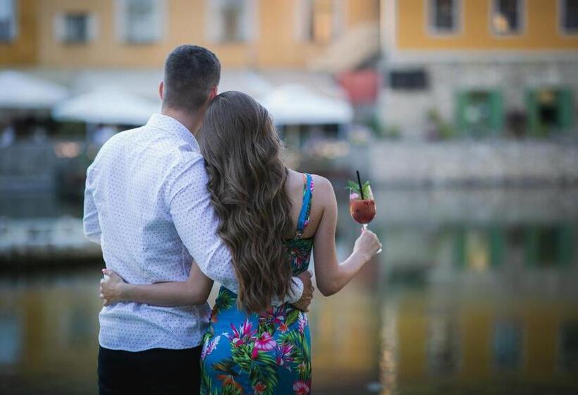 Отель Gabriella