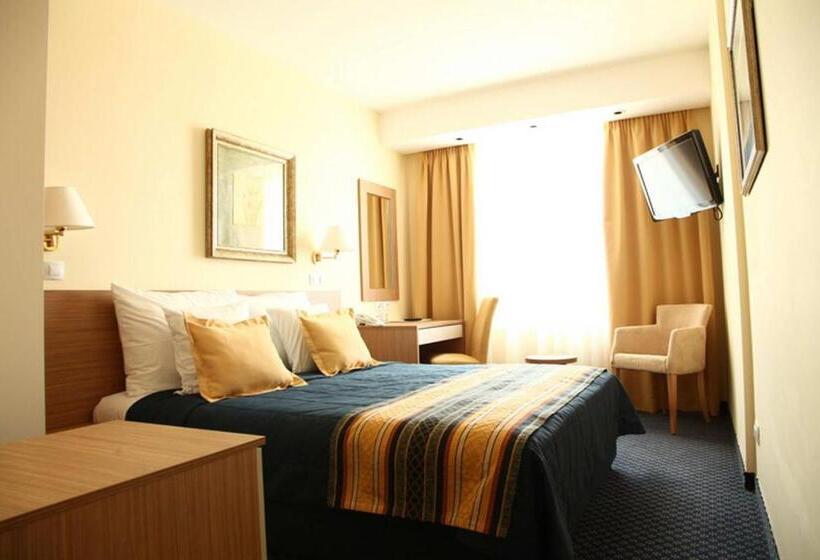 هتل Monogram Park