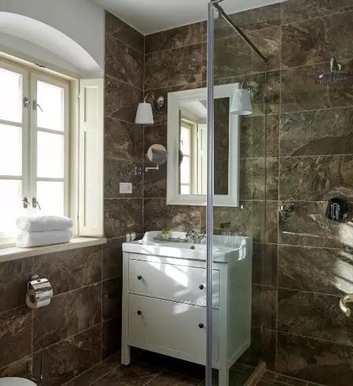 Hotelli Platan Udvarhaz