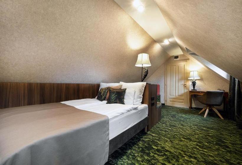 Отель Platan Udvarhaz