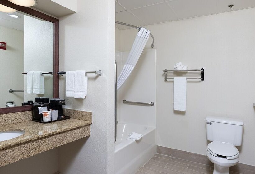 فندق Quality Inn & Suites