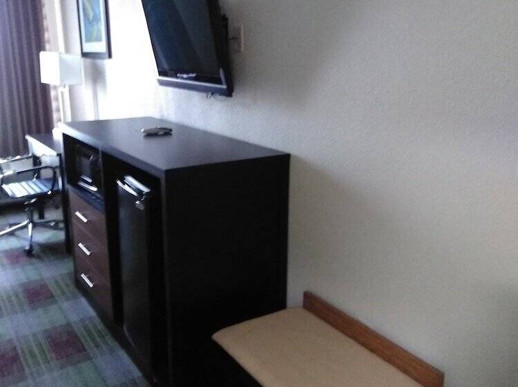 فندق Quality Inn & Suites