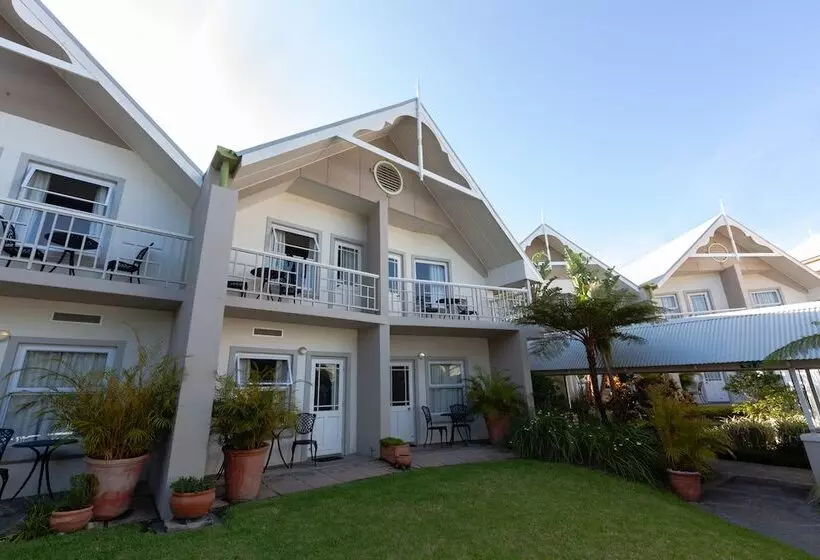 ホテル Quarry Lake Inn