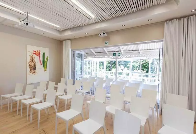 ホテル Quarry Lake Inn