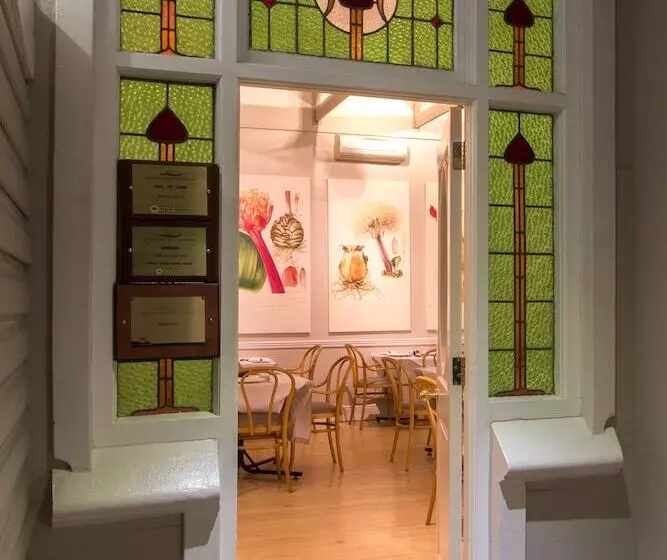 ホテル Quarry Lake Inn