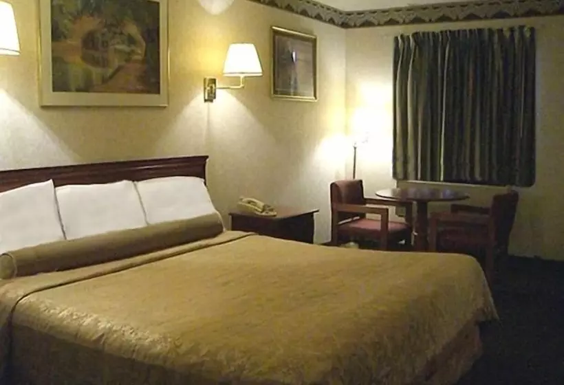 ホテル Red Carpet Inn Williamstown