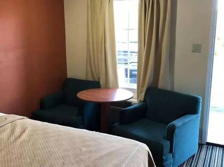 Hotelli Scottish Inn And Suites Perry