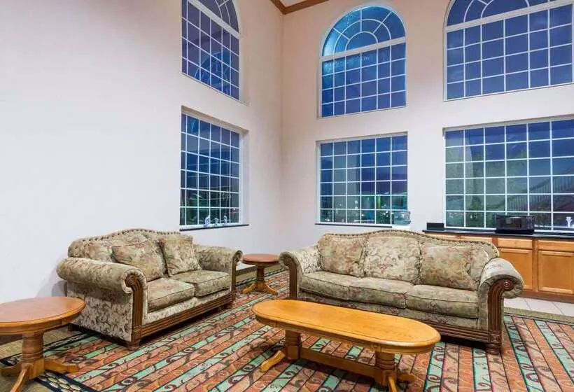 호텔 Super 8 By Wyndham Harrisburg Hershey North