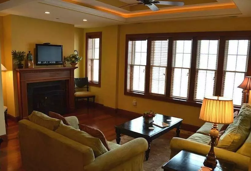 Отель The Flanders