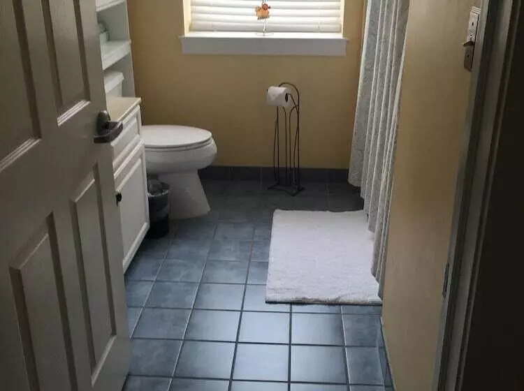 Отель The Flanders