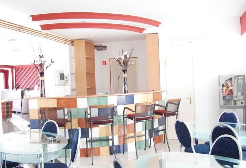 فندق Tisza Corner