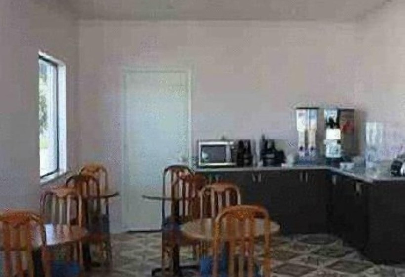 酒店 Travelers Inn And Suites Liberty