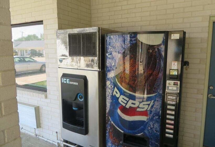 酒店 Travelers Inn And Suites Liberty