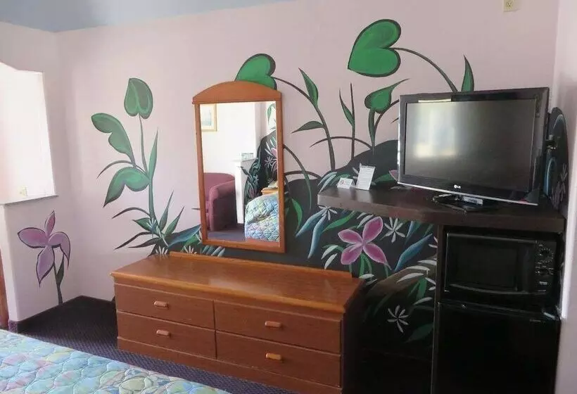 Otel Travelers Inn And Suites Liberty