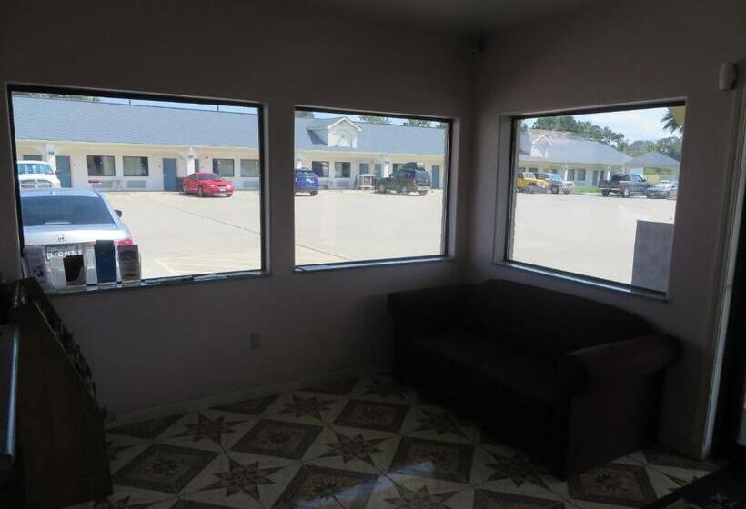 酒店 Travelers Inn And Suites Liberty