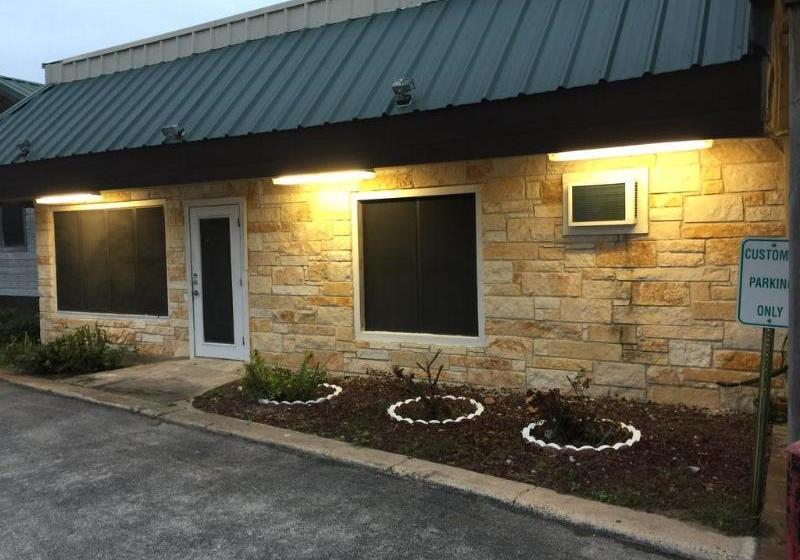 Мотель Knights Inn George West