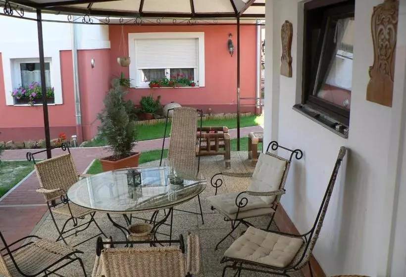 پانسیون Guest House Móritz