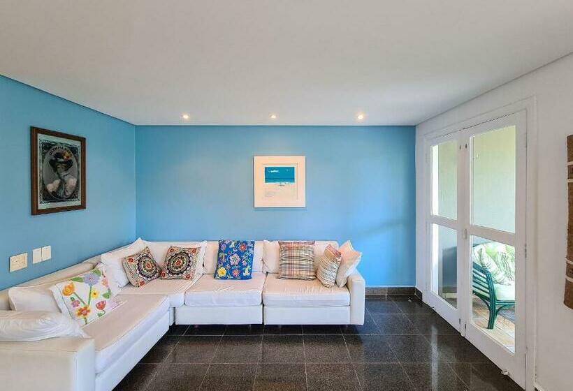 Casa Com Gramado E Piscina Próximo à Praia Riviera