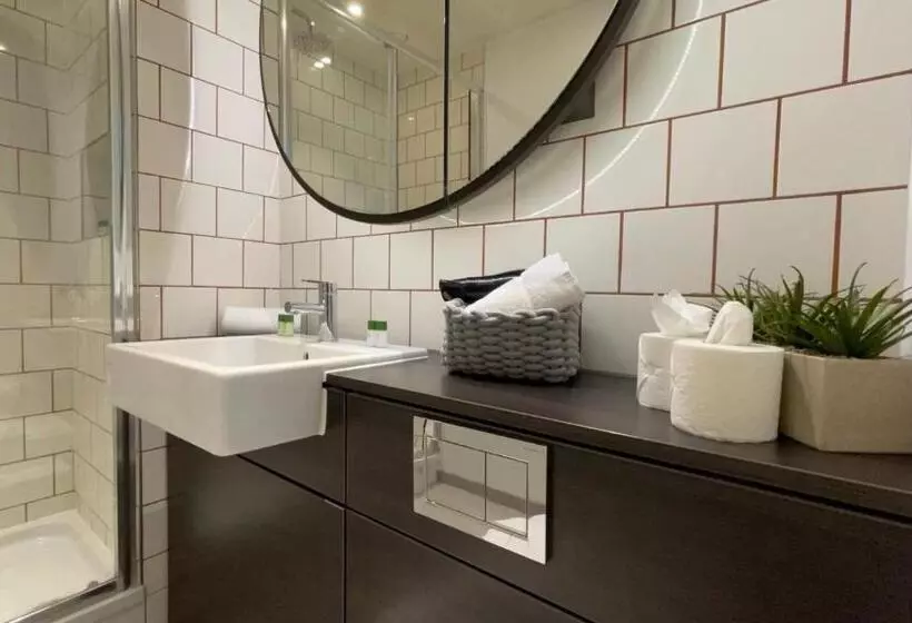 Luxury Three Bed Apartment By London Excel