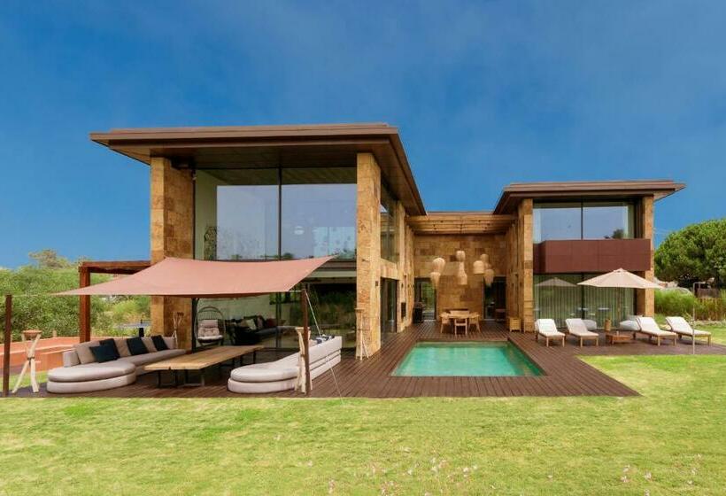 Troya Regal Villa By Cadenzalux