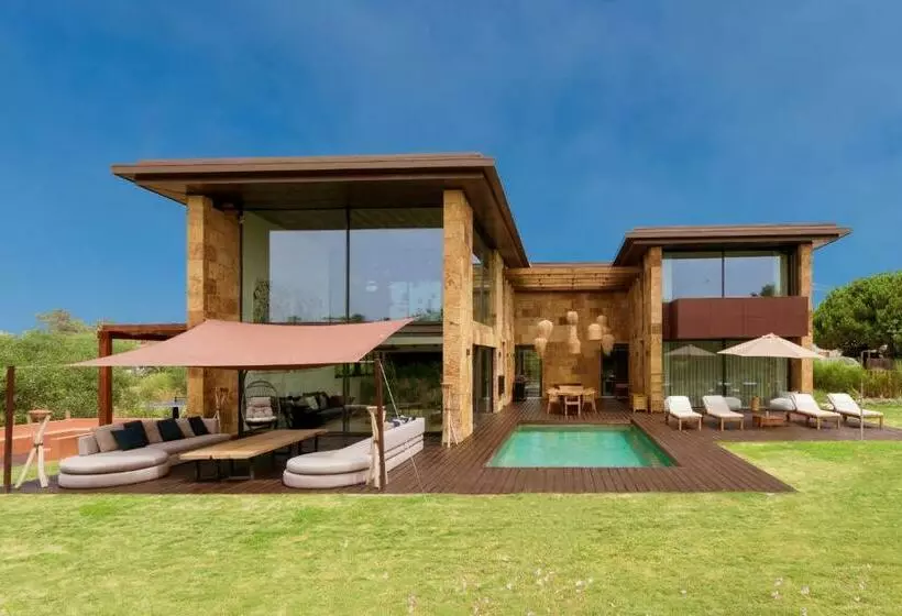 Troya Regal Villa By Cadenzalux