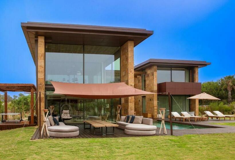 Troya Regal Villa By Cadenzalux